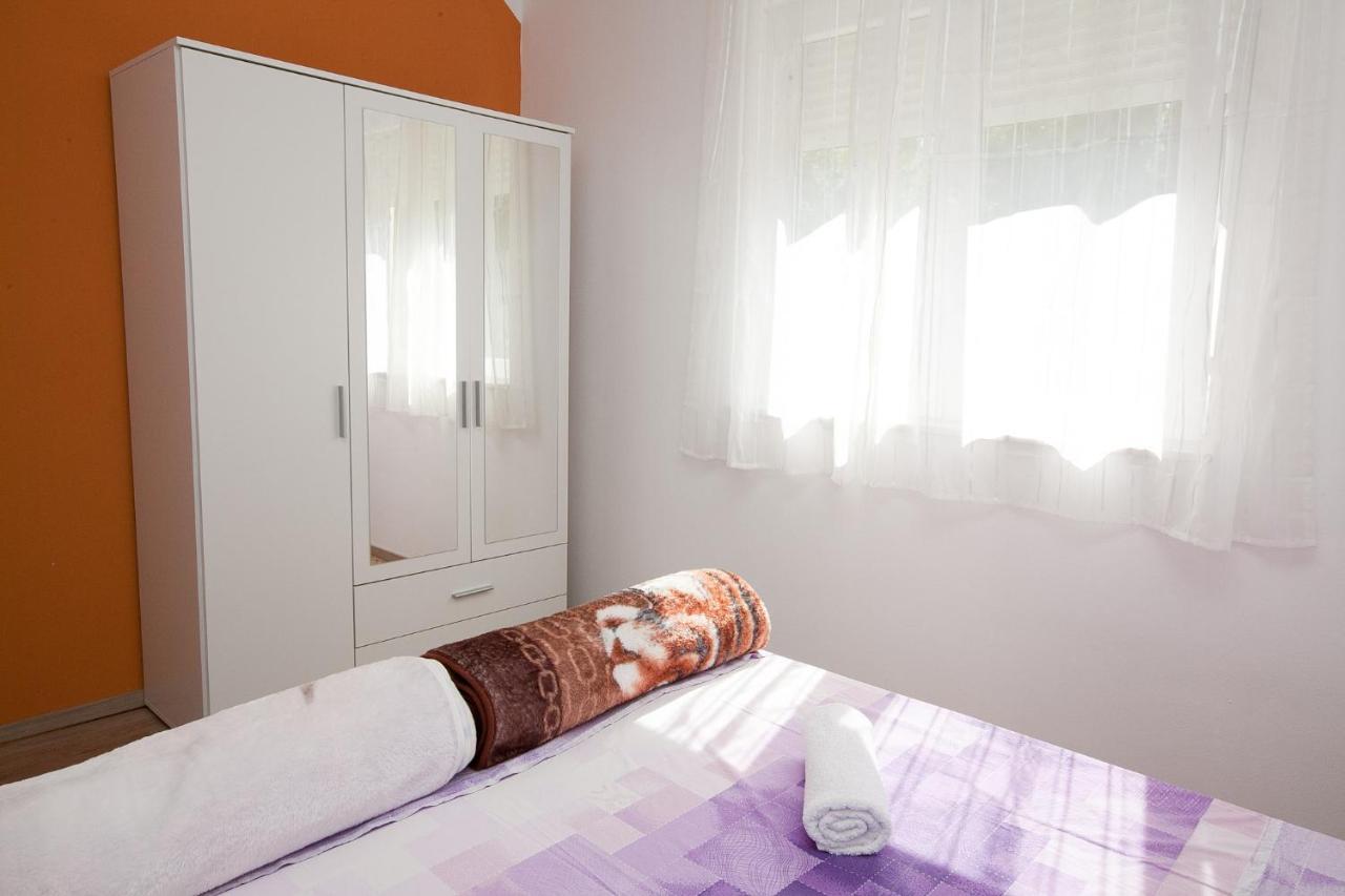 Apartmani Lea Starigrad Exterior photo