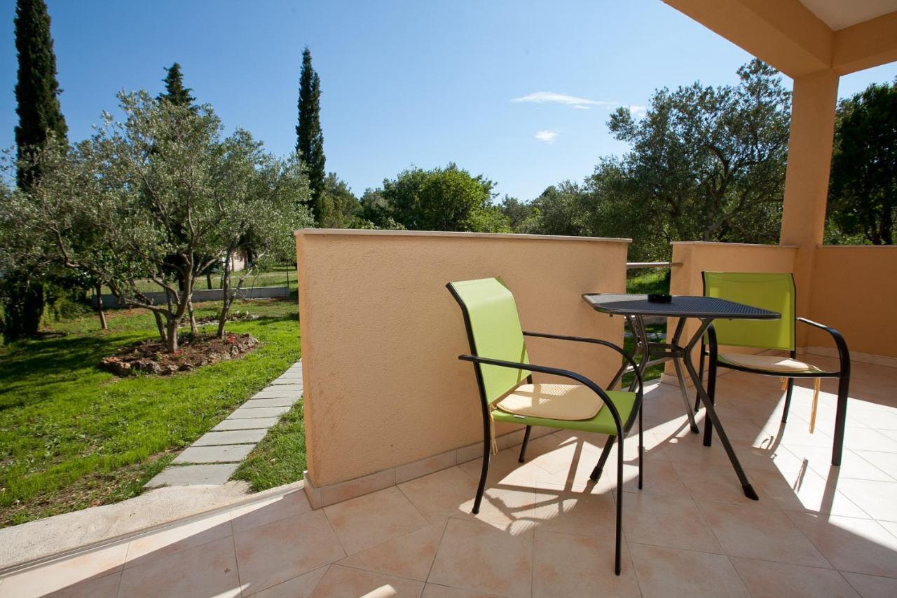 Apartmani Lea Starigrad Exterior photo