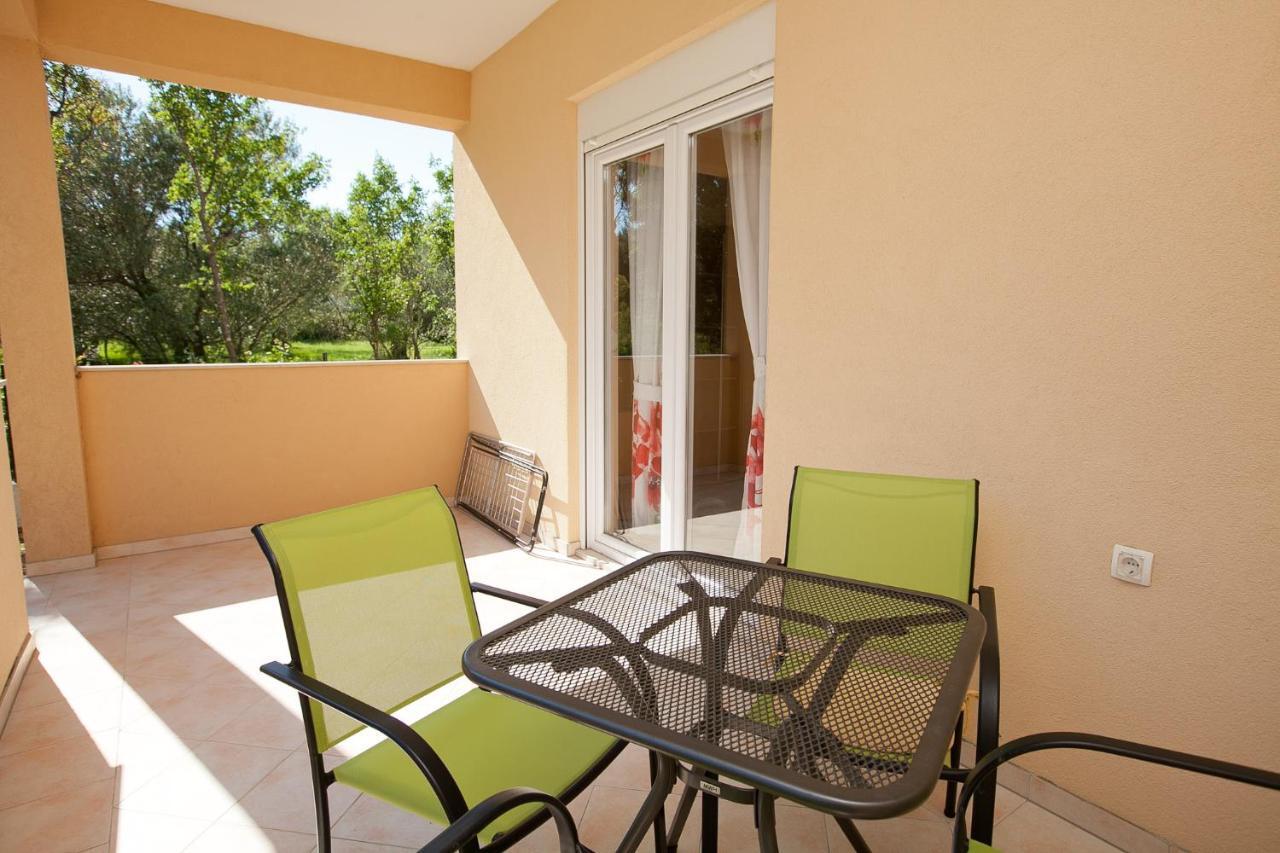 Apartmani Lea Starigrad Exterior photo
