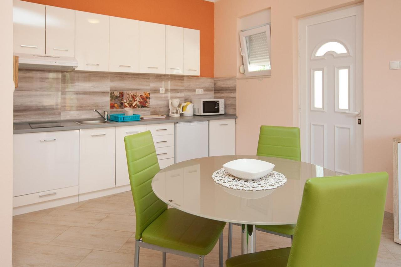 Apartmani Lea Starigrad Exterior photo