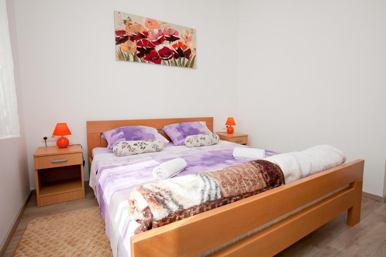Apartmani Lea Starigrad Exterior photo