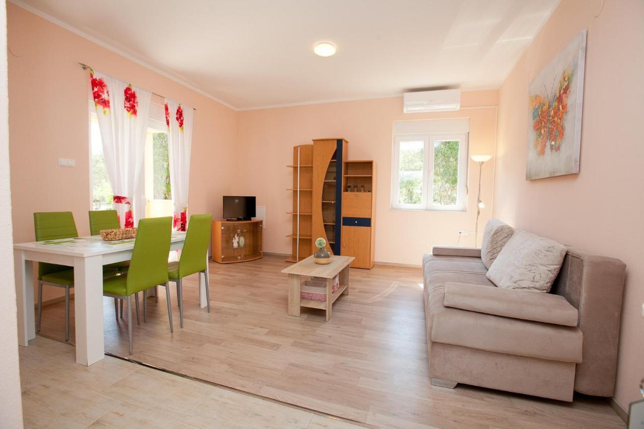 Apartmani Lea Starigrad Exterior photo