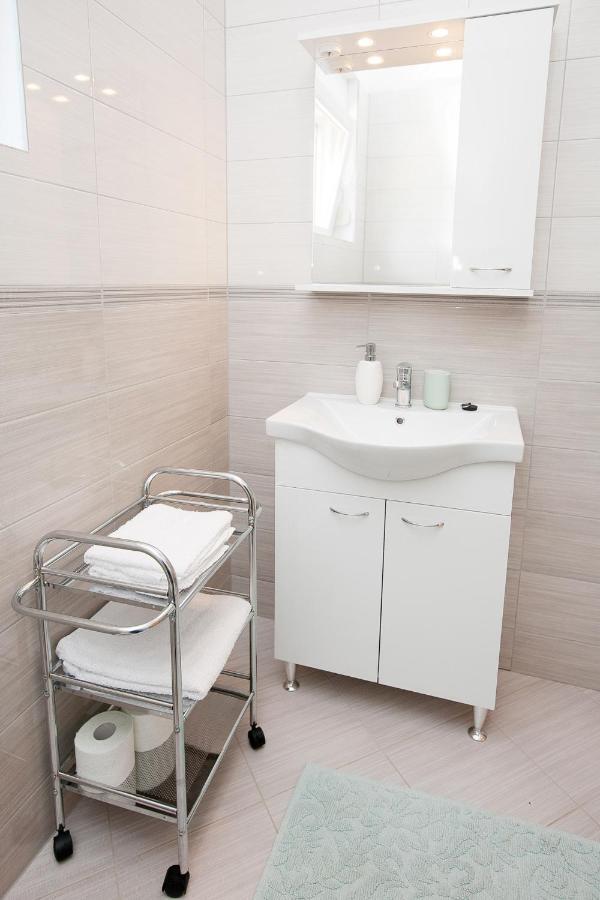 Apartmani Lea Starigrad Exterior photo